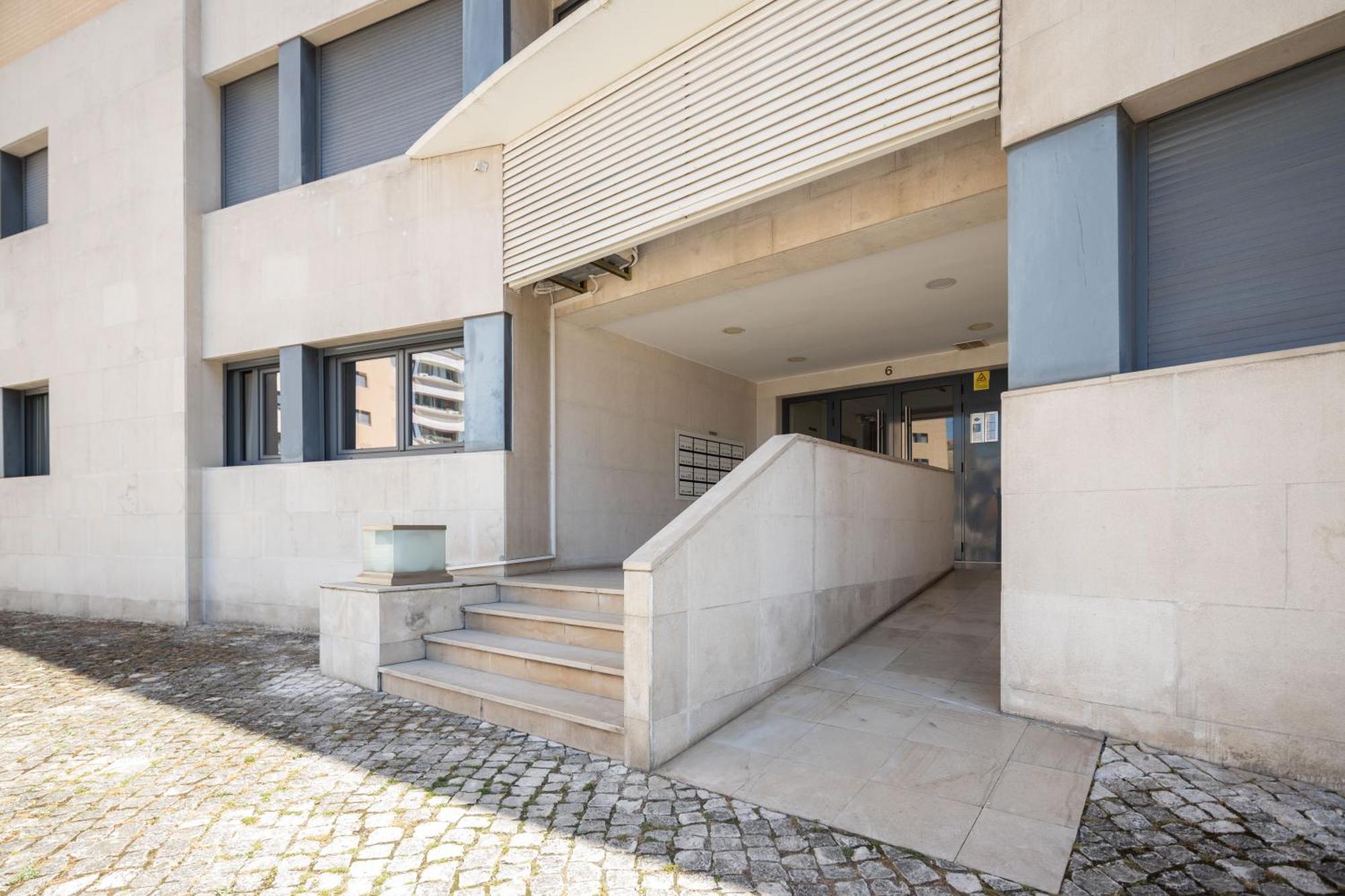 Relax Pool - Free Parking Garage Lissabon